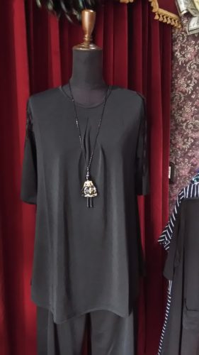 ブラック×袖レース・チュニック