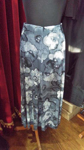 スカート入荷しました♪