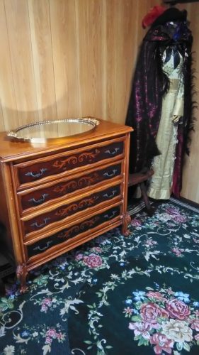 岩槻店のタロット部屋に絨毯を敷きました♪