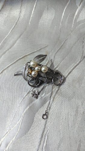 Ｗさんのお直し（ブローチ&ネックレスの絡まり・バッグ持ち手）♪