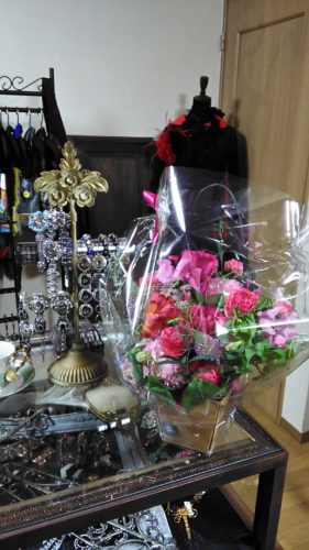 マリリンさんとＴさんから岩槻店のお祝い♪