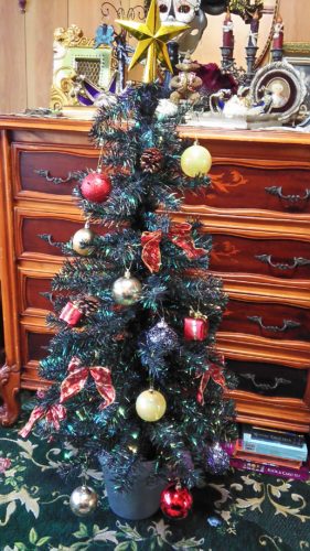 岩槻店・2階のクリスマスツリー♪