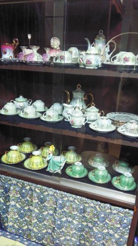 岩槻店・ガラス棚♪